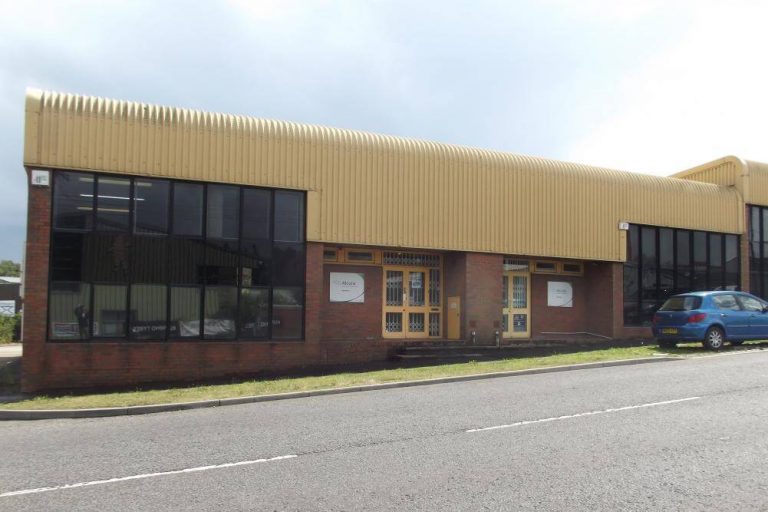 Storage and distribution property let at Grove Park, Alton