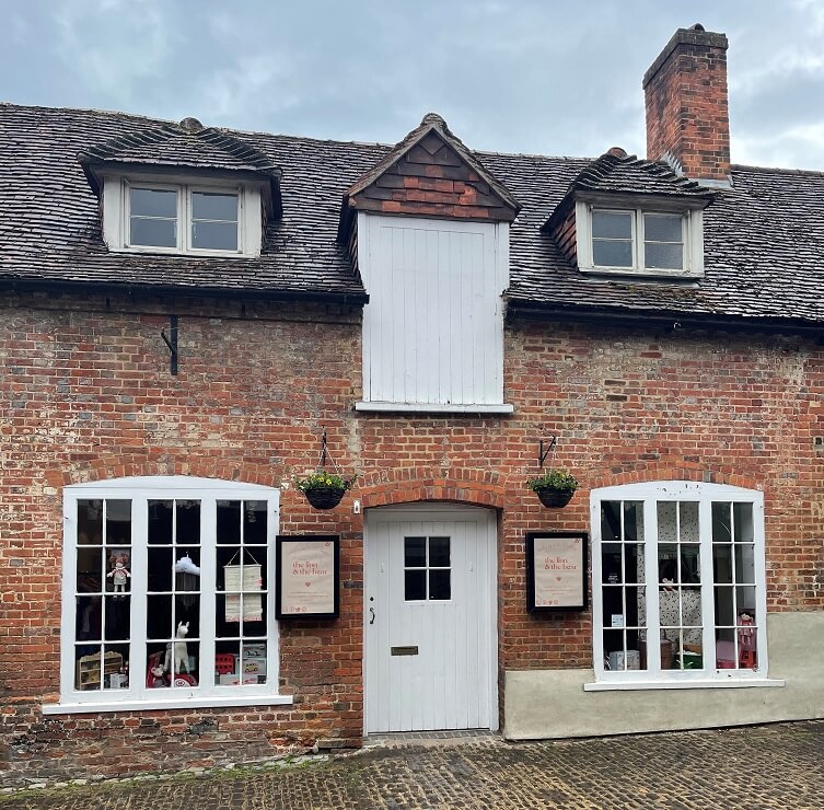 The Lion & The Bear moving to Lion & Lamb Yard, Farnham