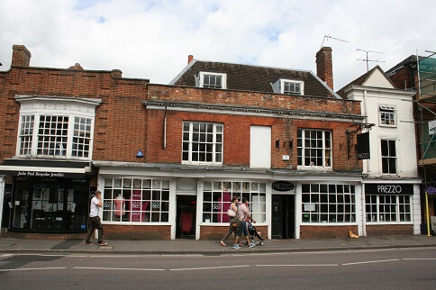 Retail letting in Farnham