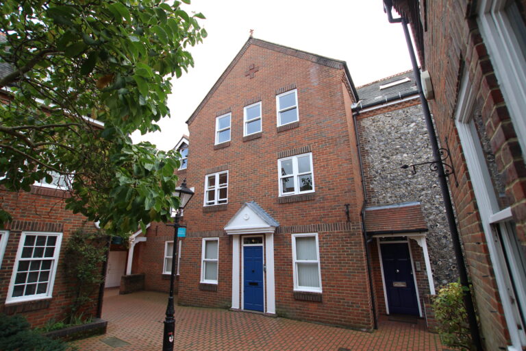 Farnham Estates purchases HQ office property in Farnham, Surrey