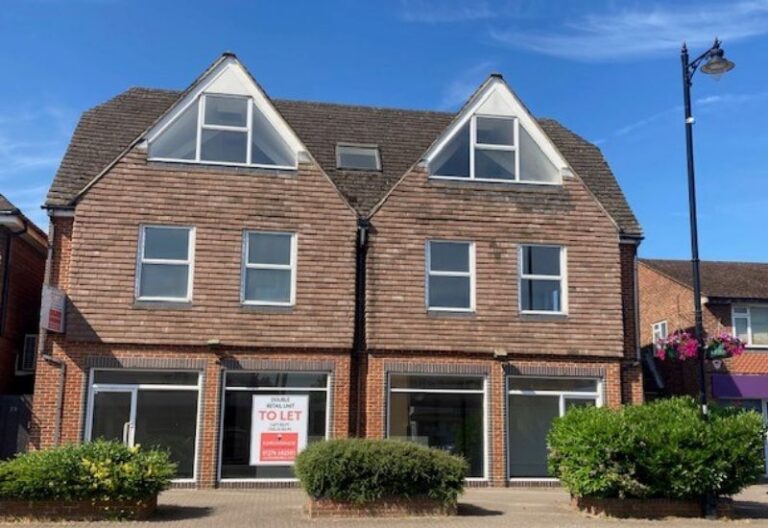 Private investor secures retail property letting in Lightwater, Surrey