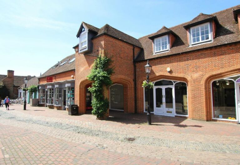 Retail letting at the Lion & Lamb Yard, Farnham.