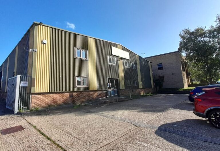 Warehouse letting on Hopkinson Way, Portway West Business Park in Andover, Hampshire