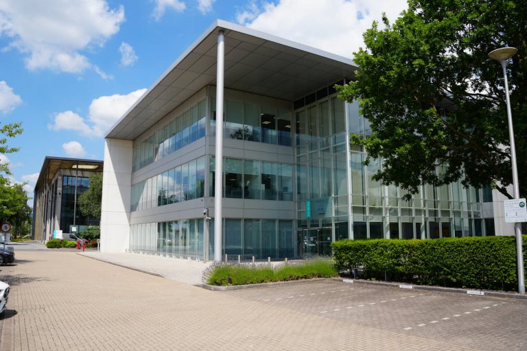 252 Bath Road, Slough