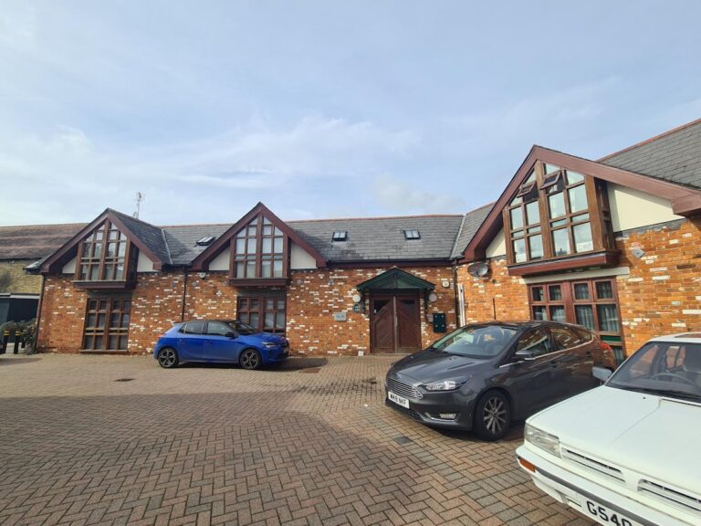 Quadrant Courtyard, Weybridge, KT13 8DR