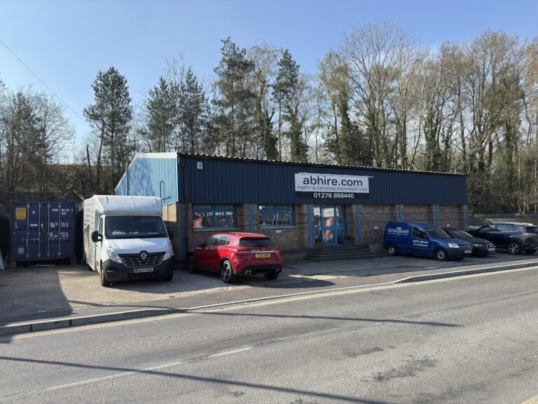 333 Connaught Road, Brookwood, Woking