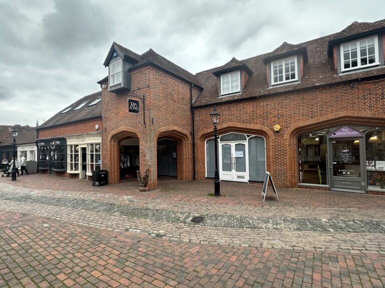 5A Lion & Lamb Yard, Farnham, GU9 7LL