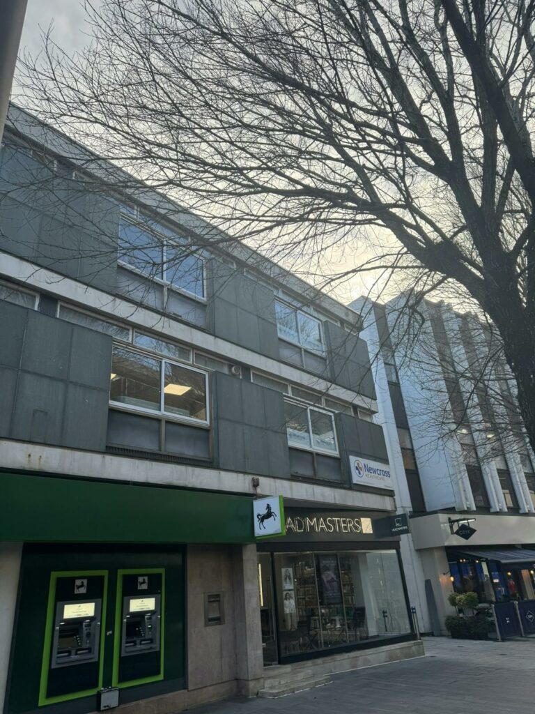 28 Commercial Way, Woking