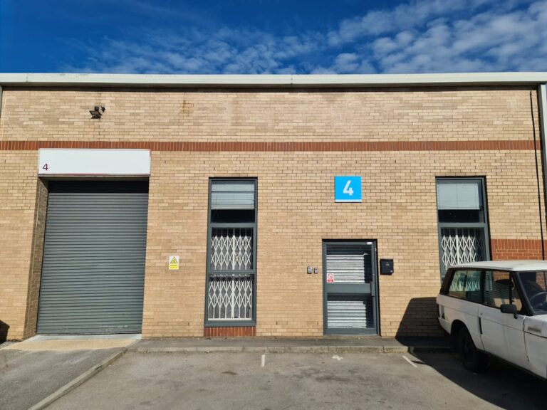 Unit 4 Boundary Business Centre, Woking, GU21 5DH