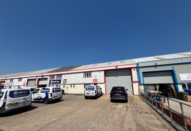 Warehouse letting at Basingstoke Enterprise Centre