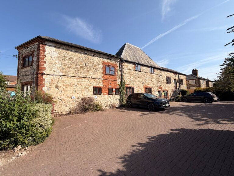 The Oast House, 5 Mead Lane, Farnham
