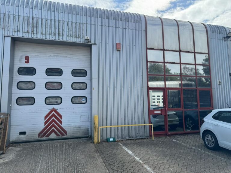 Unit 9, Egham, TW20 8RF