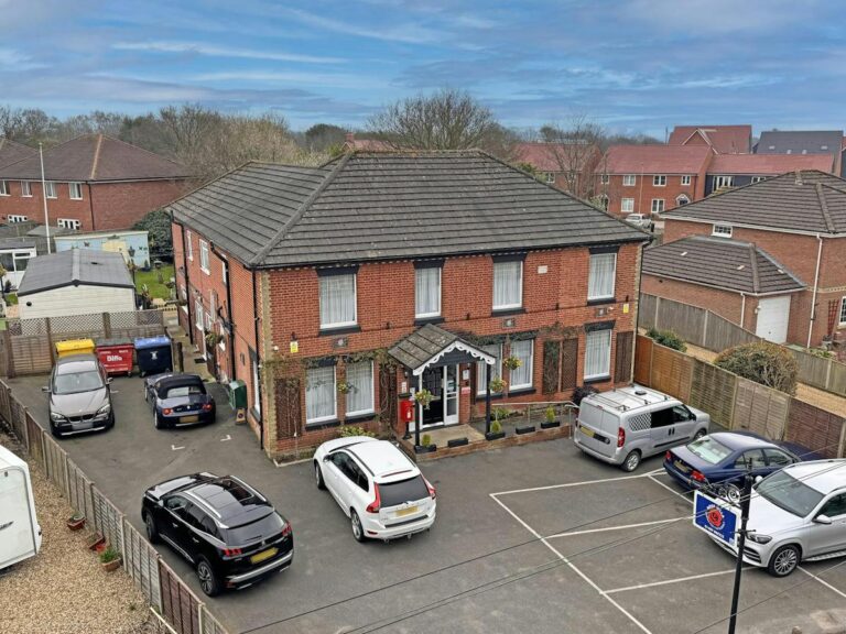 Rose Villa, 138 Brook Lane, Southampton, SO31 7EW